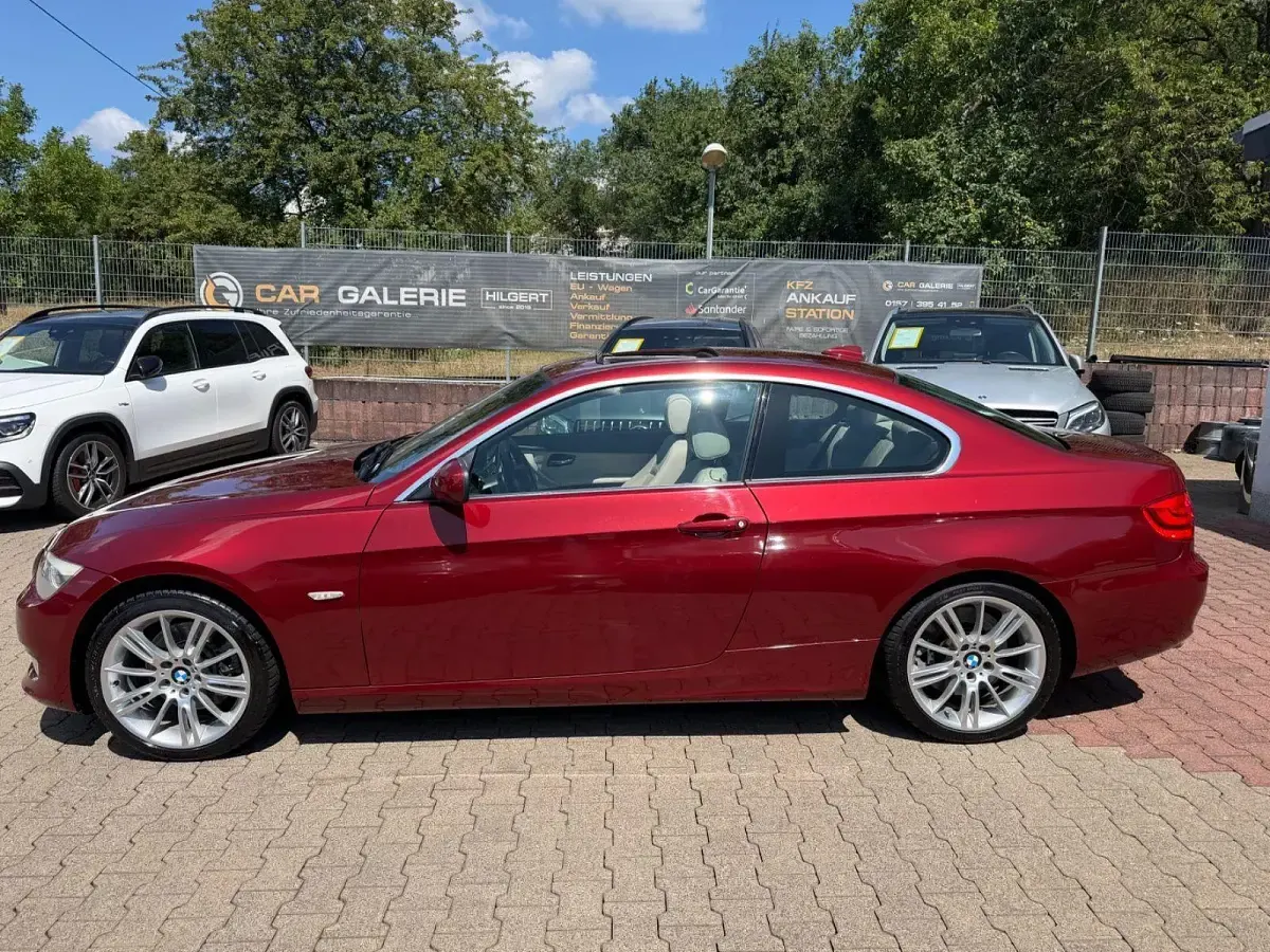 Gebraucht BMW 330 Sport Line 245 PS (180 kW) 2010 Rot Coupé