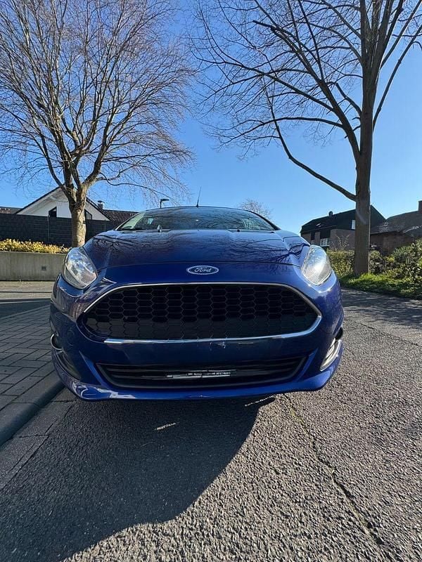 Gebraucht Ford Fiesta Titanium 82 PS (60 kW) 2016 Blau Limousine