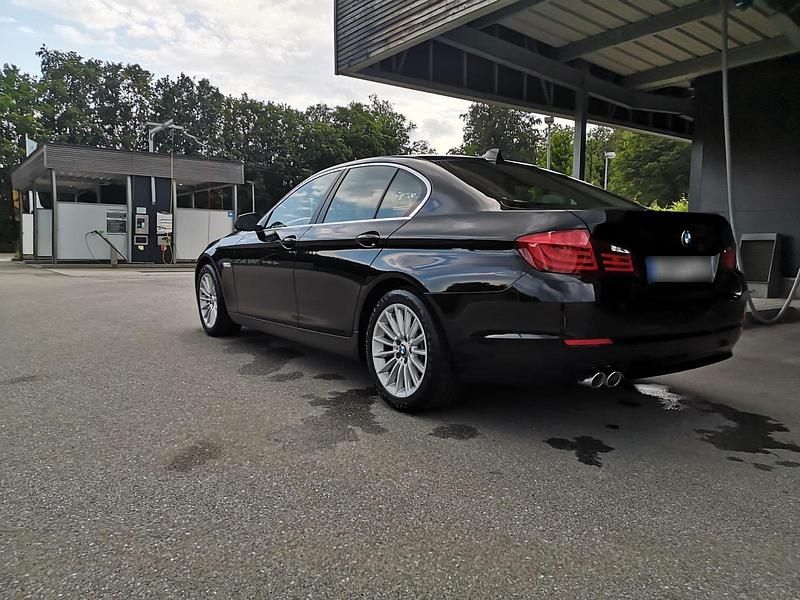 Gebraucht BMW 520 184 PS (135 kW) 2013 Schwarz Limousine