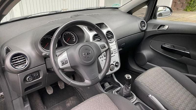 Gebraucht Opel Corsa Active 87 PS (63 kW) 2013 Schwarz Kleinwagen
