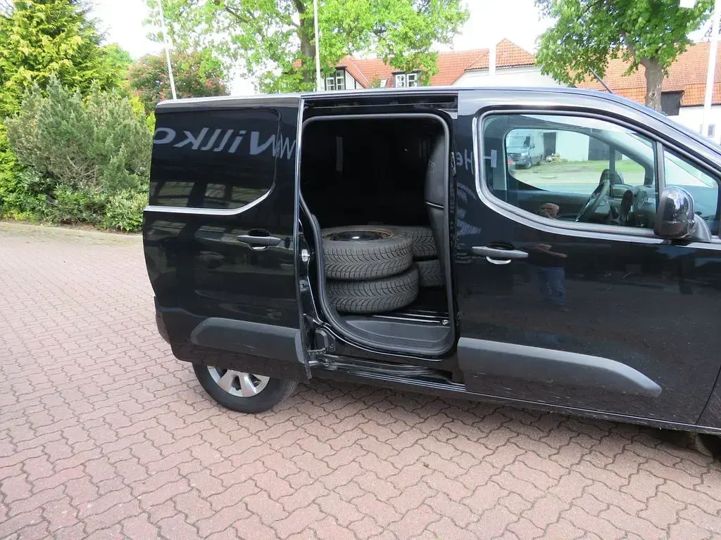 Gebraucht Opel Combo-e Life Basis 100 kW (136 PS) 2023 Schwarz Limousine