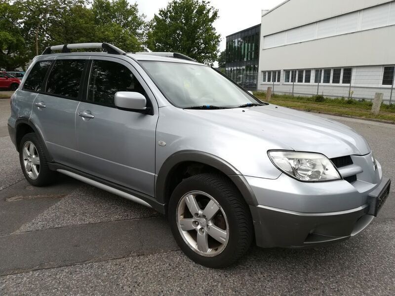 Silber Gebraucht 2006 Mitsubishi Outlander Invite SUV | 2.999 € (Fairer Preis) - Bild 1/4