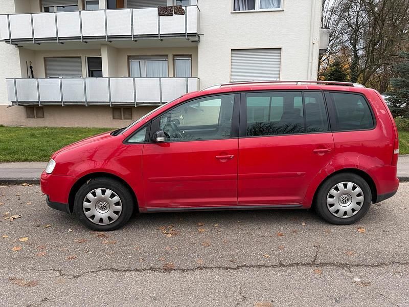 Second-hand VW Golf IV 116 CP (85 kW) 2003 Roșu Hatchback
