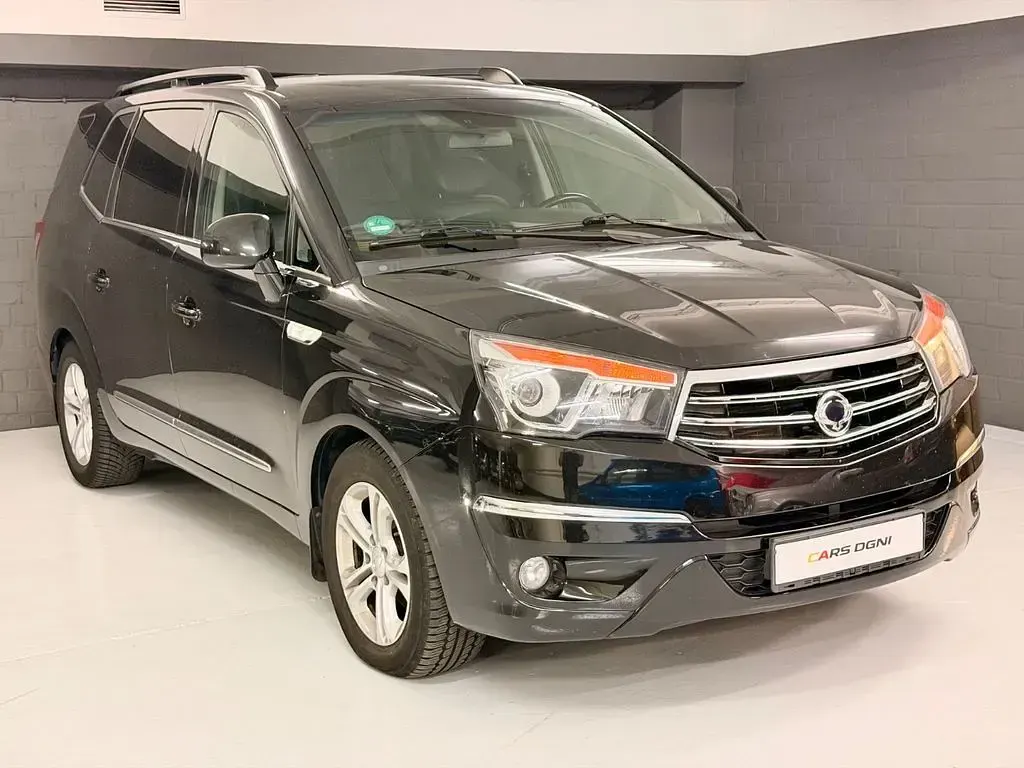 Gebraucht SsangYong Rodius 178 PS (130 kW) 2017 Schwarz Van / Kleinbus