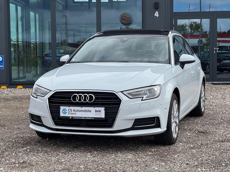 Weiß Gebraucht 2016 Audi A3 Sportback Design Limousine | 14.990 € (Etwas zu teuer) - Bild 1/4