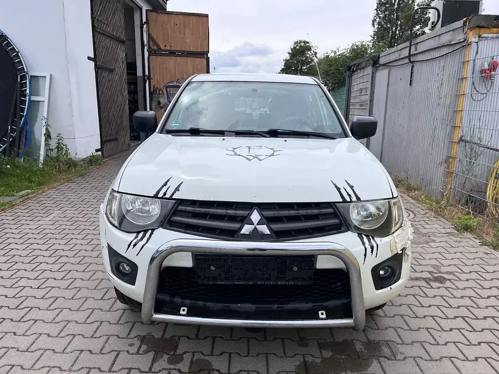 Gebraucht Mitsubishi L200 Inform 128 PS (94 kW) 2011 Pickup