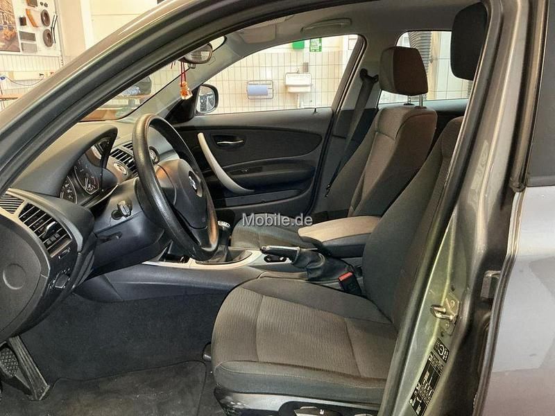 Gebraucht BMW 116 116 PS (85 kW) 2010 Grau Kleinwagen
