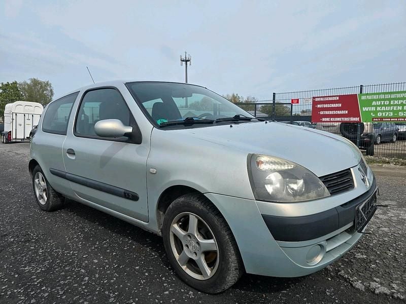 Gebraucht Renault Clio II 58 PS (42 kW) 2004 Grau Kleinwagen