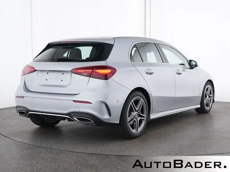 Gebraucht Mercedes A180 AMG 136 PS (100 kW) 2025 Silber Limousine