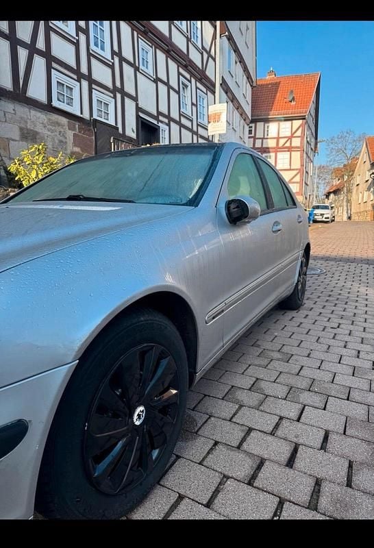 Gebraucht Mercedes C220 143 PS (105 kW) 2003 Silber Limousine