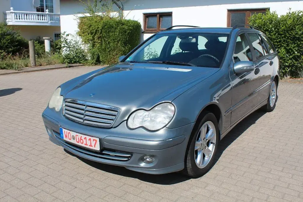 Gebraucht Mercedes C200 Classic 122 PS (89 kW) 2005 Grau Limousine