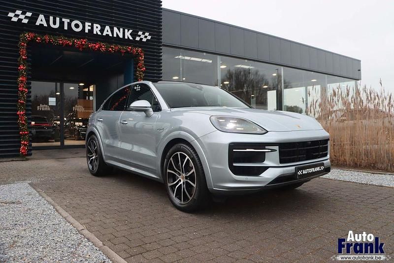 Silber Gebraucht 2024 Porsche Cayenne Coupe Coupé | 113.050 € (Etwas zu teuer) - Bild 1/4