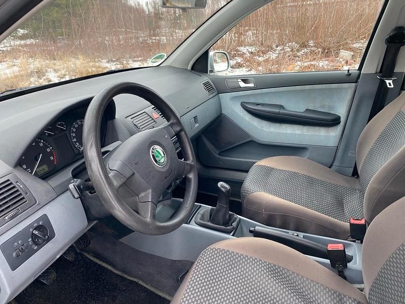 Silber Gebraucht 2001 Skoda Fabia Kombi | 900 € (Superpreis) - Bild 1/4