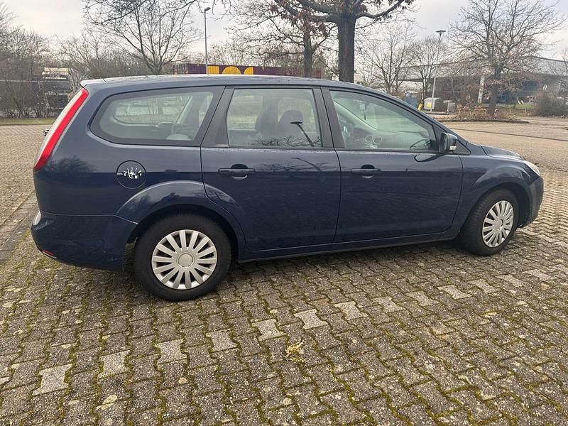 Gebraucht Ford Focus 109 PS (80 kW) 2009 Blau Kombi