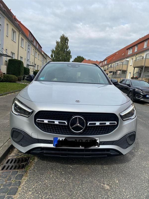 Gebraucht Mercedes GLA250 224 PS (164 kW) 2020 Silber SUV