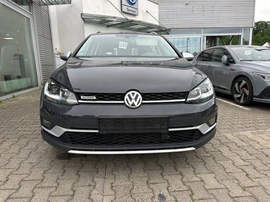 Gebraucht VW Golf Alltrack 150 PS (110 kW) 2018 Uranograu Kombi