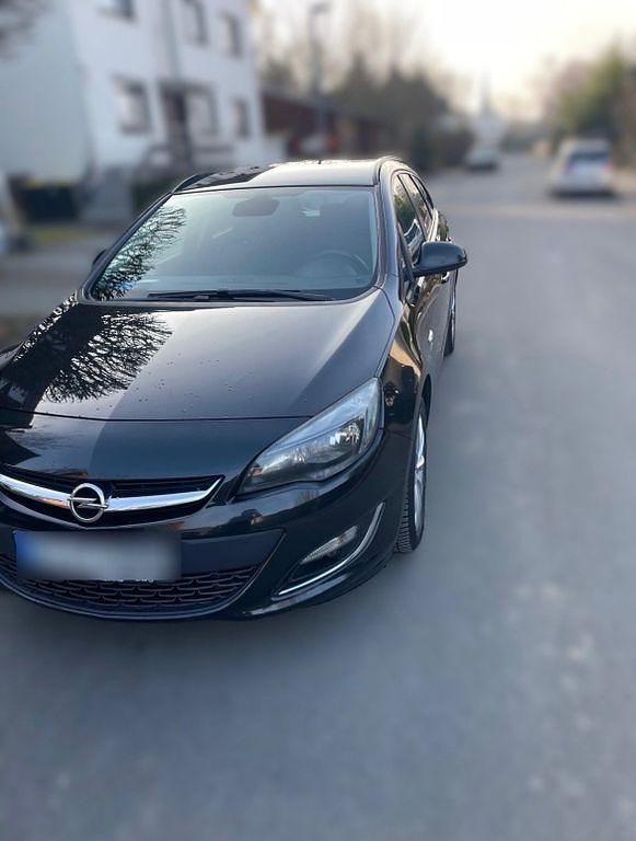 Gebraucht Opel Astra 165 PS (121 kW) 2013 Kombi
