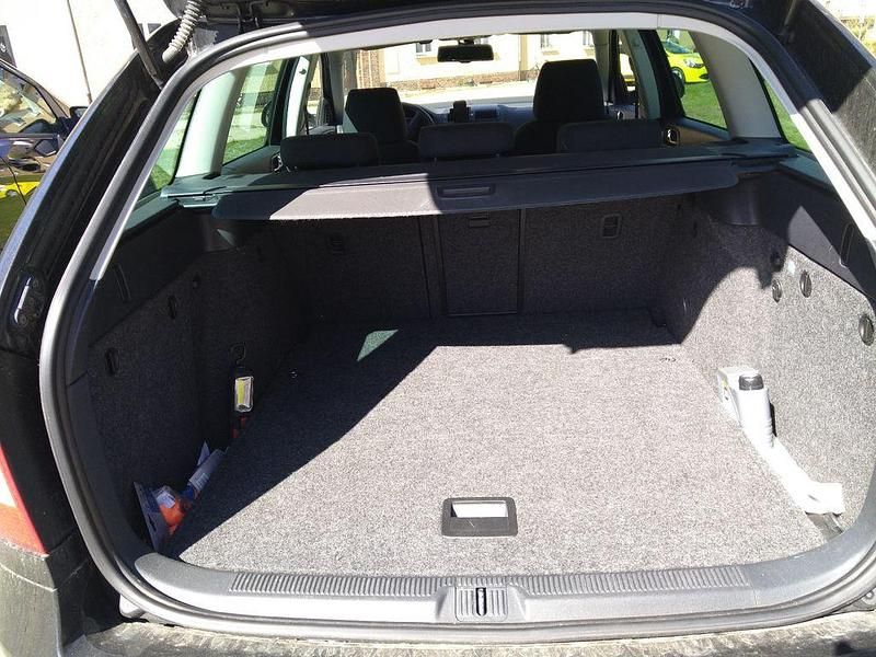 Usado Skoda Octavia Style 152 HP (111 kW) 2012 Preto Carrinha