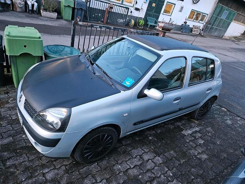 Gebraucht Renault Clio II 75 PS (55 kW) 2003 Grau Kleinwagen