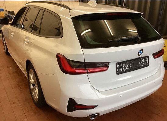 Gebraucht BMW 320 Advantage 190 PS (139 kW) 2021 Weiß Kombi