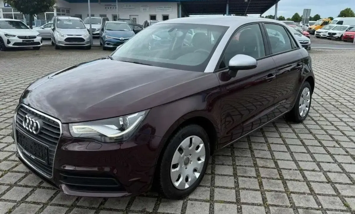 Gebraucht Audi A1 Sportback Sport 86 PS (63 kW) 2014 Shirazrot / florettsilber Kleinwagen