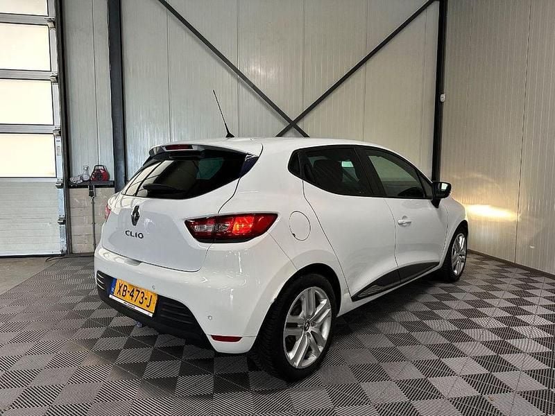 Gebraucht Renault Clio IV Zen 88 PS (64 kW) 2018 Weiß Limousine