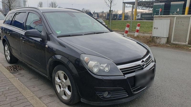 Gebraucht Opel Astra Edition 105 PS (77 kW) 2005 Schwarz Kombi