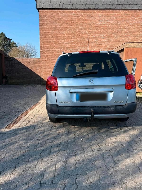 Gebraucht Peugeot 207 90 PS (66 kW) 2009 Silber Kombi