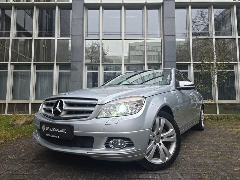 Silber Gebraucht 2009 Mercedes C180 Limousine | 8.480 € (Fairer Preis) - Bild 1/4