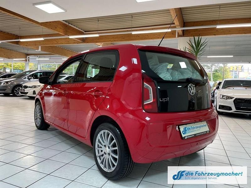 Second-hand VW up! Move 75 CP (55 kW) 2012 Roșu Hatchback