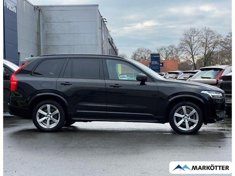 Gebraucht Volvo XC90 Ultimate 235 PS (172 kW) 2022 Onyx black / metallic SUV