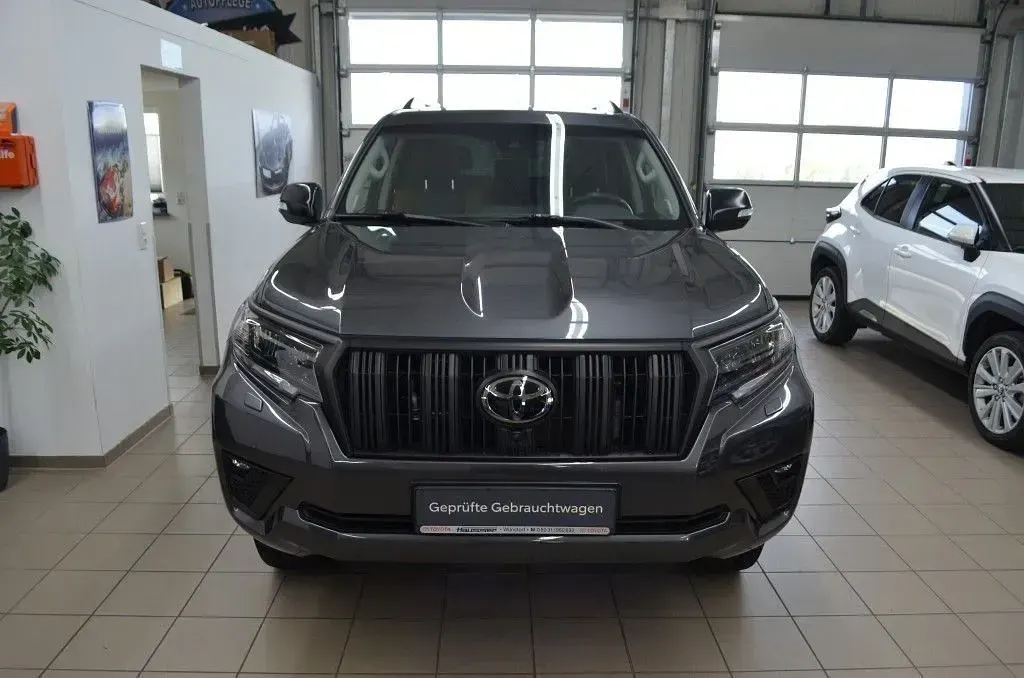 Gebraucht Toyota Land Cruiser TEC-Edition 204 PS (150 kW) 2022 Marlingrau metallic SUV