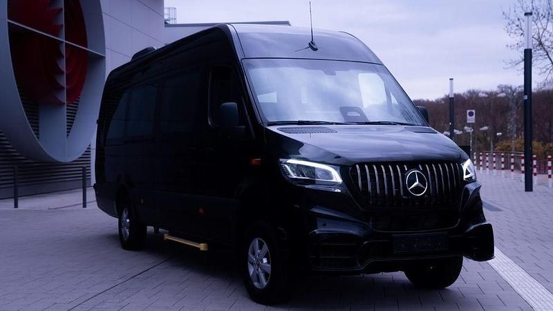 Gebraucht Mercedes Sprinter 190 PS (139 kW) 2025 Schwarz Van