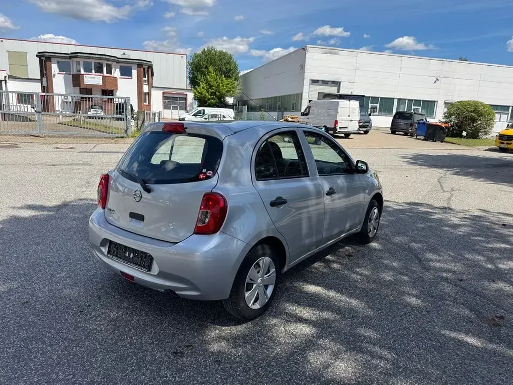 Gebraucht Nissan Micra Visia 80 PS (58 kW) 2016 Silber Kleinwagen