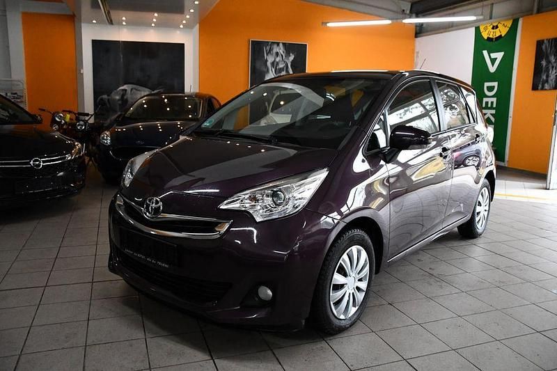 Gebraucht Toyota Verso-S Club 90 PS (66 kW) 2015 Violett Van / Kleinbus