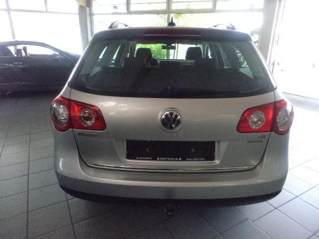 Gebraucht VW Passat 150 PS (110 kW) 2009 Silber metallic Kombi
