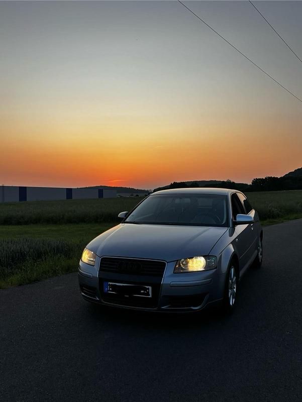 Grau Gebraucht 2003 Audi A3 Comfort Coupé | 3.700 € (Fairer Preis) - Bild 1/4