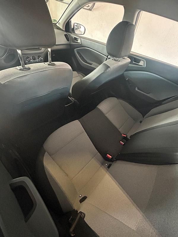 Gebraucht Hyundai i20 84 PS (61 kW) 2016 Weiß Kleinwagen