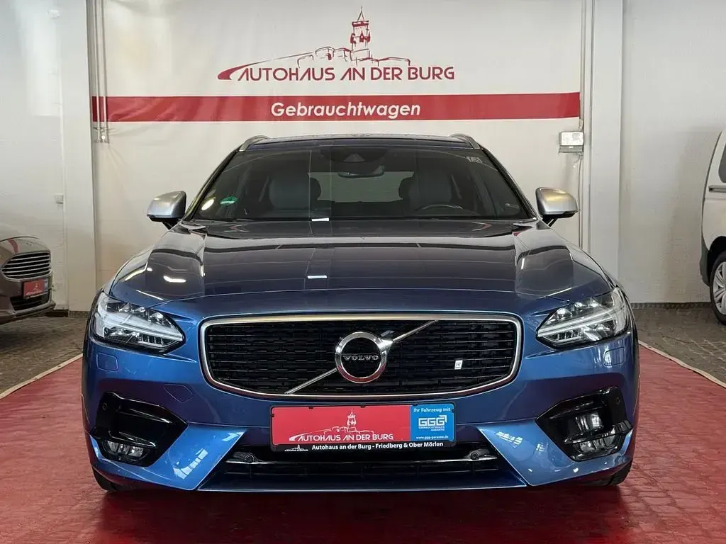 Gebraucht Volvo V90 R-Design 150 PS (110 kW) 2019 Bursting blue / metallic Kombi