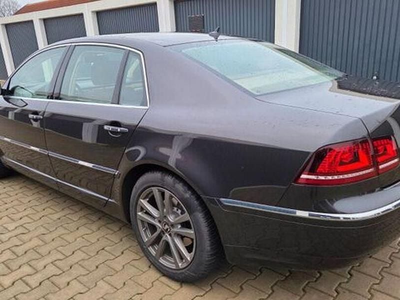 Gebraucht VW Phaeton 245 PS (180 kW) 2014 Grau Limousine