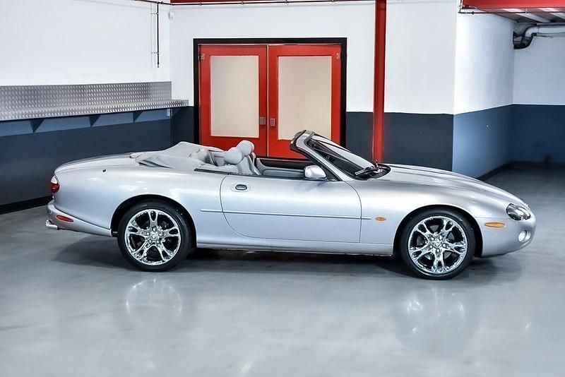 Second-hand Jaguar XK8 294 CP (216 kW) 2003 Argintiu Cabrio