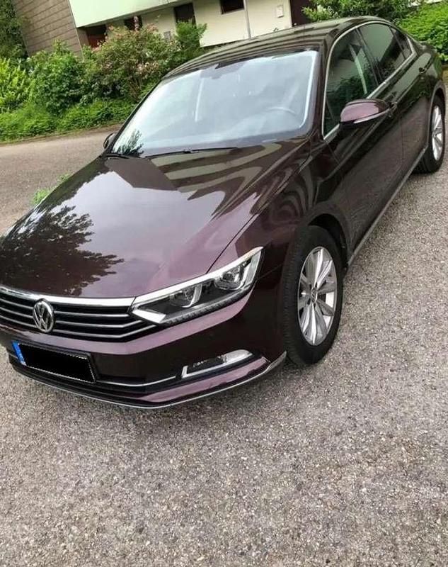 Braun Gebraucht 2015 VW Passat Executive Limousine | 14.900 € (Guter Preis) - Bild 1/4
