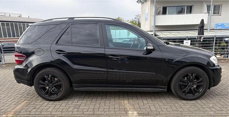 Gebraucht Mercedes 320 224 PS (164 kW) 2007 Schwarz SUV