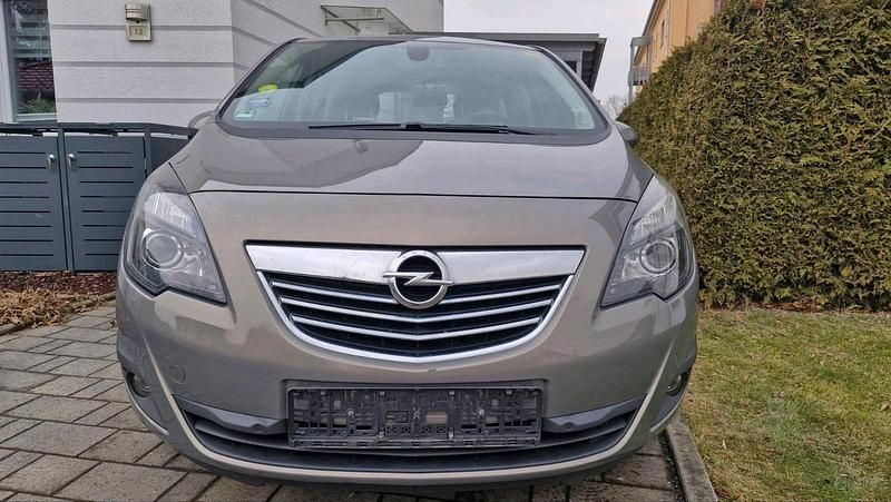 Gebraucht Opel Meriva 110 PS (80 kW) 2013 Braun Van / Kleinbus
