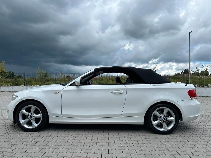 Gebraucht BMW 118 Cabriolet 143 PS (105 kW) 2013 Weiß Cabrio