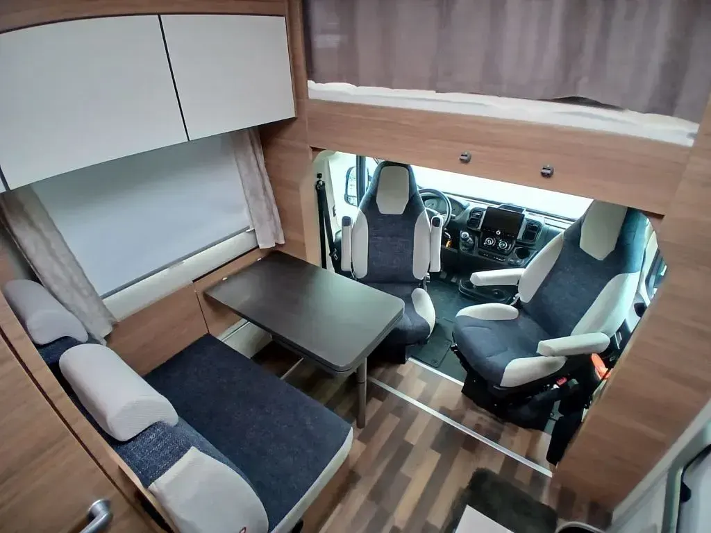 Gebraucht Weinsberg CaraHome 140 PS (102 kW) 2024 Weiss Van