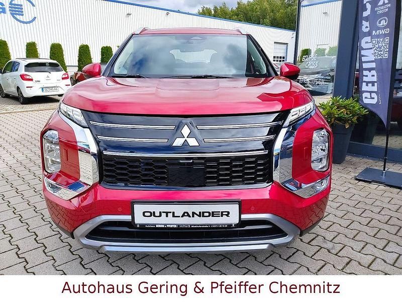 Neu Mitsubishi Outlander P-HEV Edition 306 PS (225 kW) 2025 Rot SUV