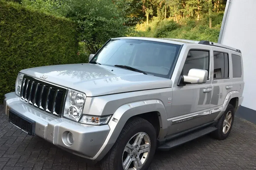 Gebraucht Jeep Commander Limited 218 PS (160 kW) 2010 Grau SUV