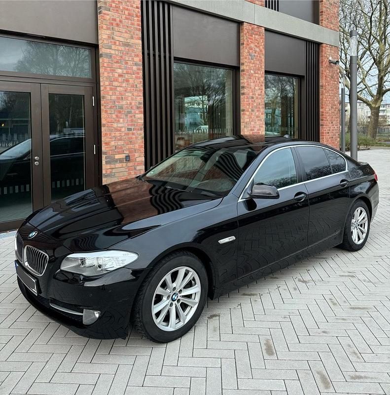 Schwarz Gebraucht 2010 BMW 525 Limousine | 8.800 € (Superpreis) - Bild 1/4