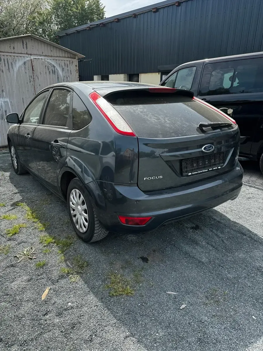 Używany Ford Focus 109 KM (80 kW) 2008 Szary Sedan/Limuzyna
